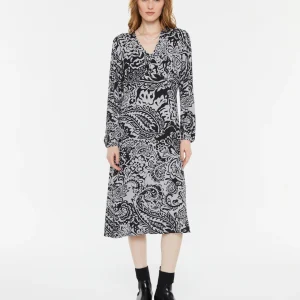 Vestido midi estampado de punto cuello pico