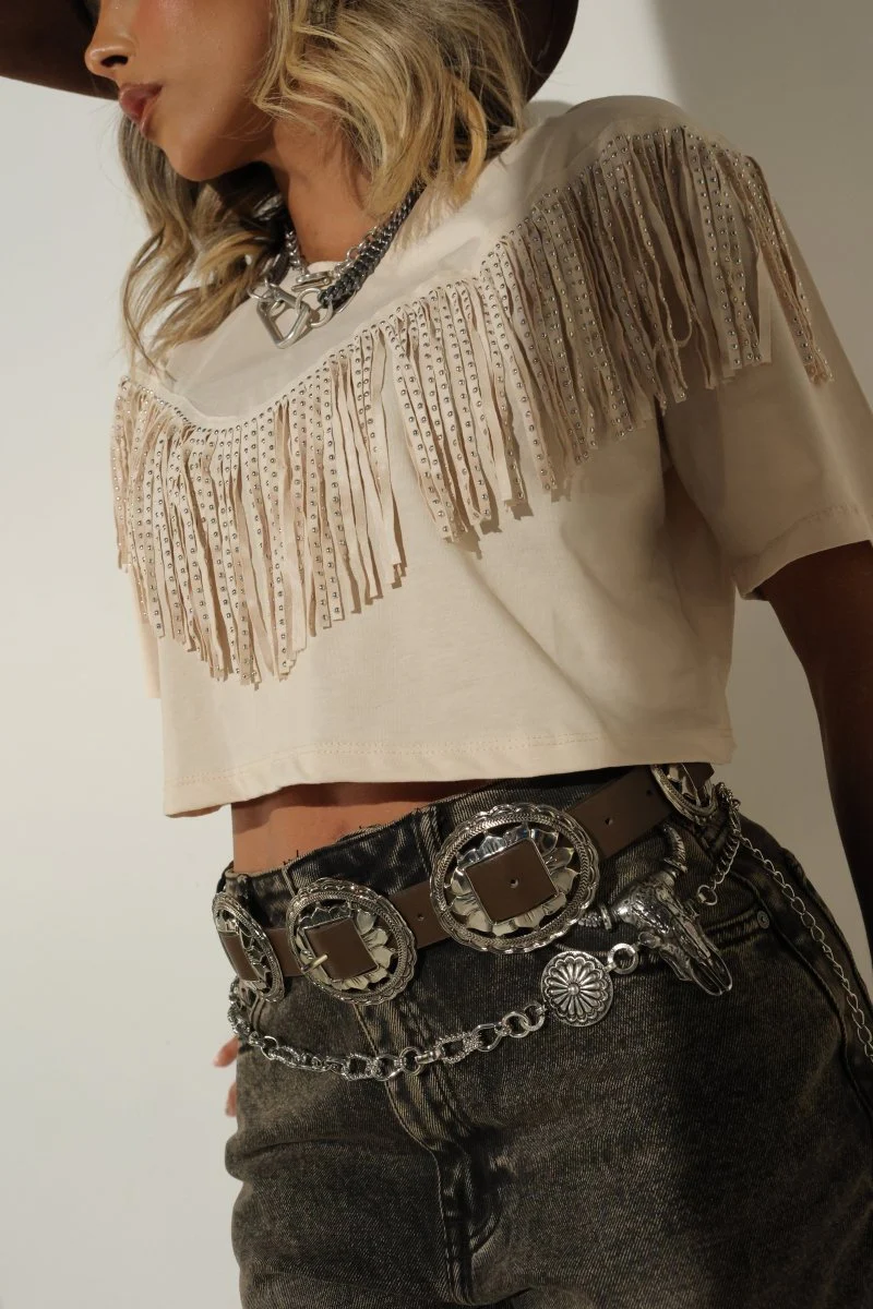 Camiseta beige de flecos